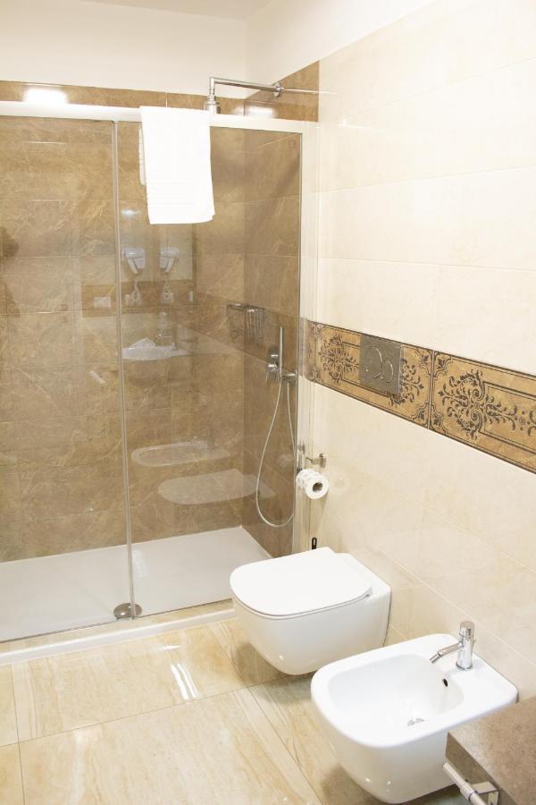 B&B Imperial Exclusive Rooms & Breakfastポルト・チェザーレオ エクステリア 写真